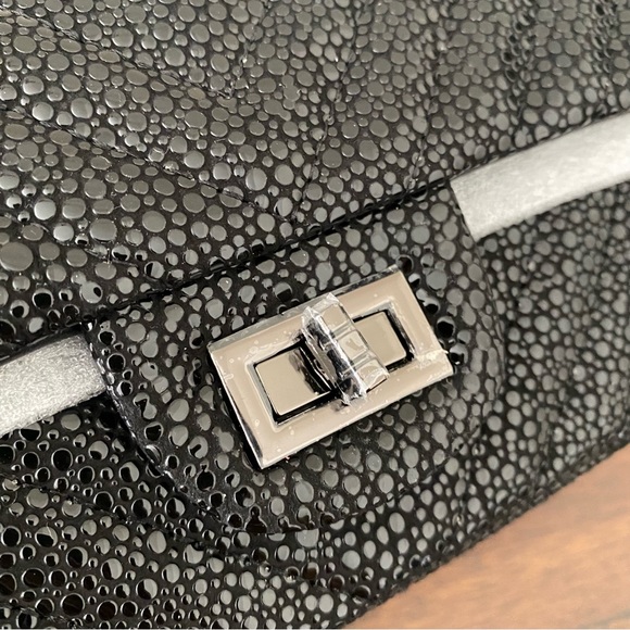 Black Leather Caviar Quilted Chevron Medium Flap Bag Chain Crossbody Shoulder C5 - Picture 11 of 13